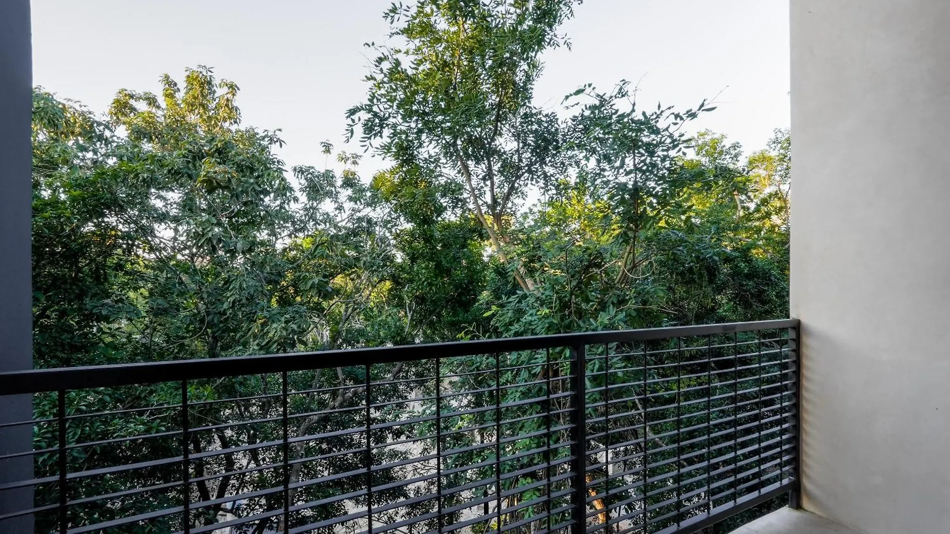 Sunset Serenity - Amply Private Terrace & Pool & Gym & Beach Club Access Tulum 0*,  Mexico